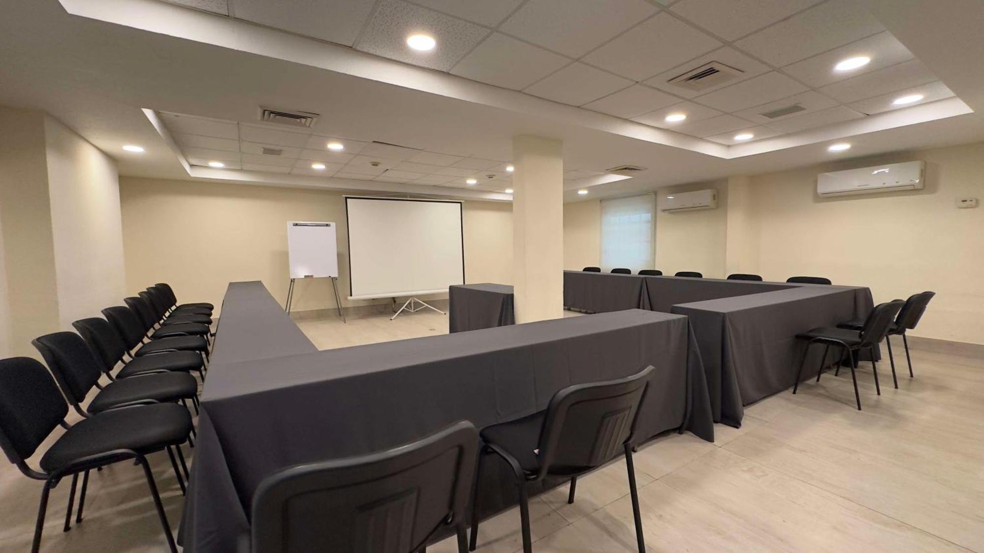 Best Western Plus Monterrey Colon Exterior photo