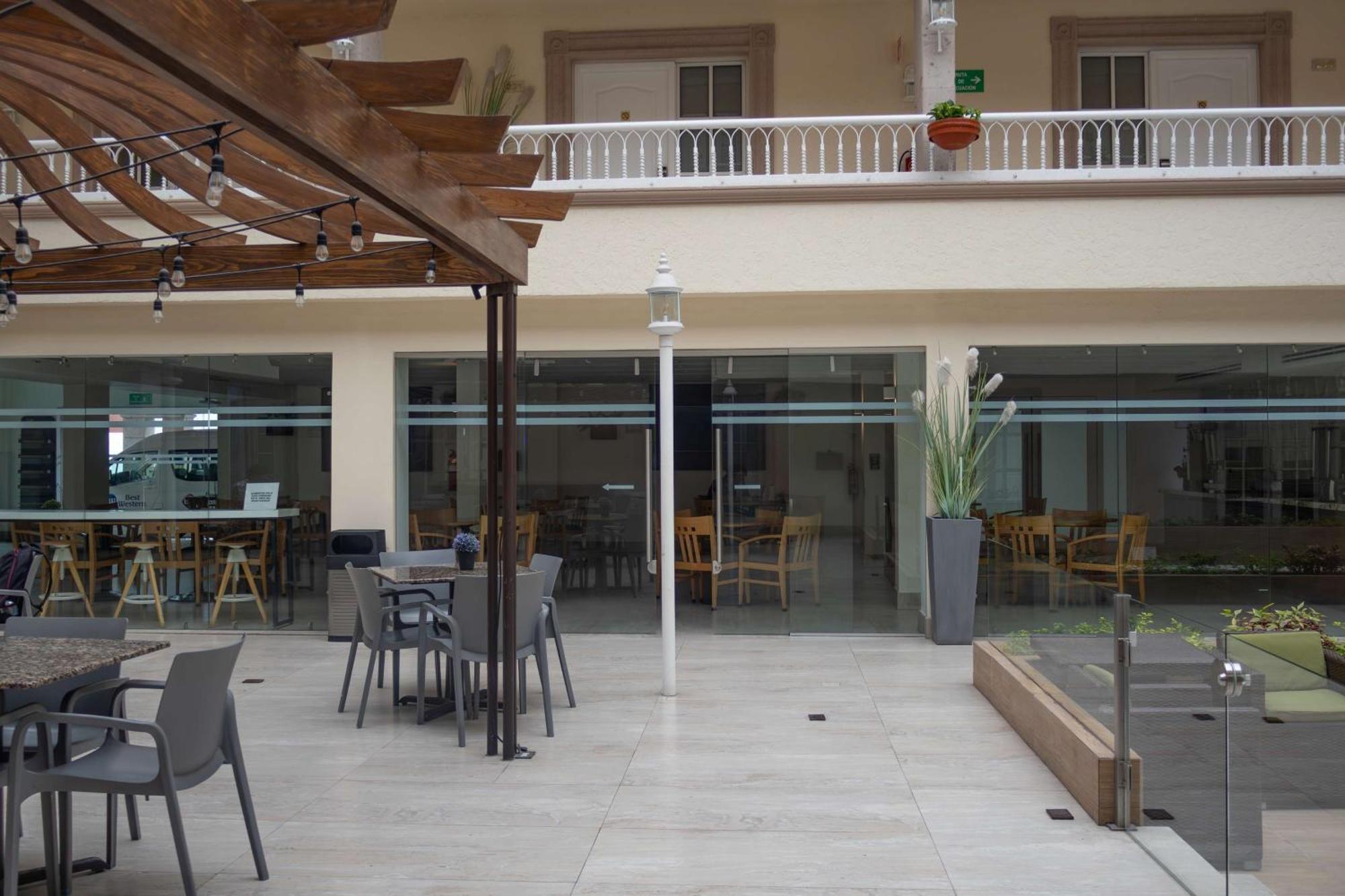Best Western Plus Monterrey Colon Exterior photo